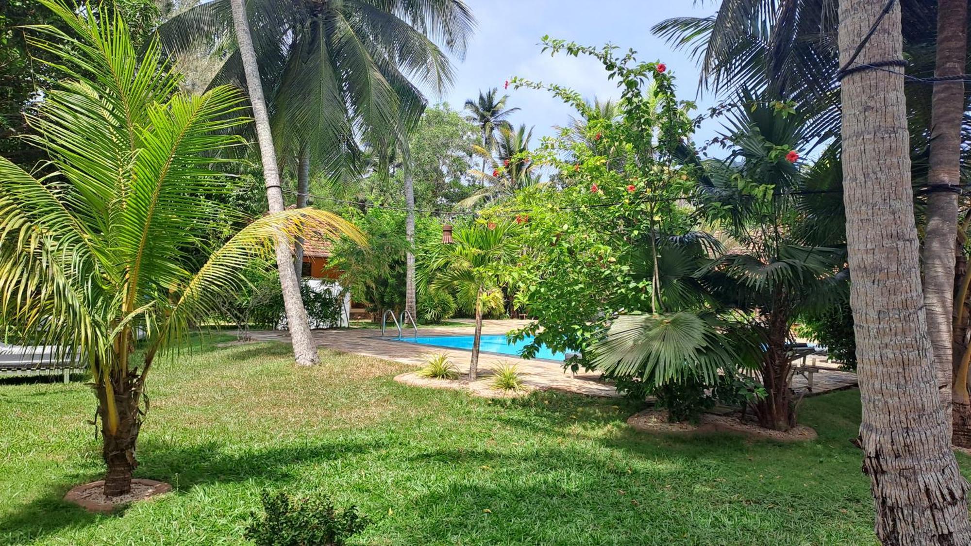 Puetz Travels Beach Resort Wayikkal Exterior photo