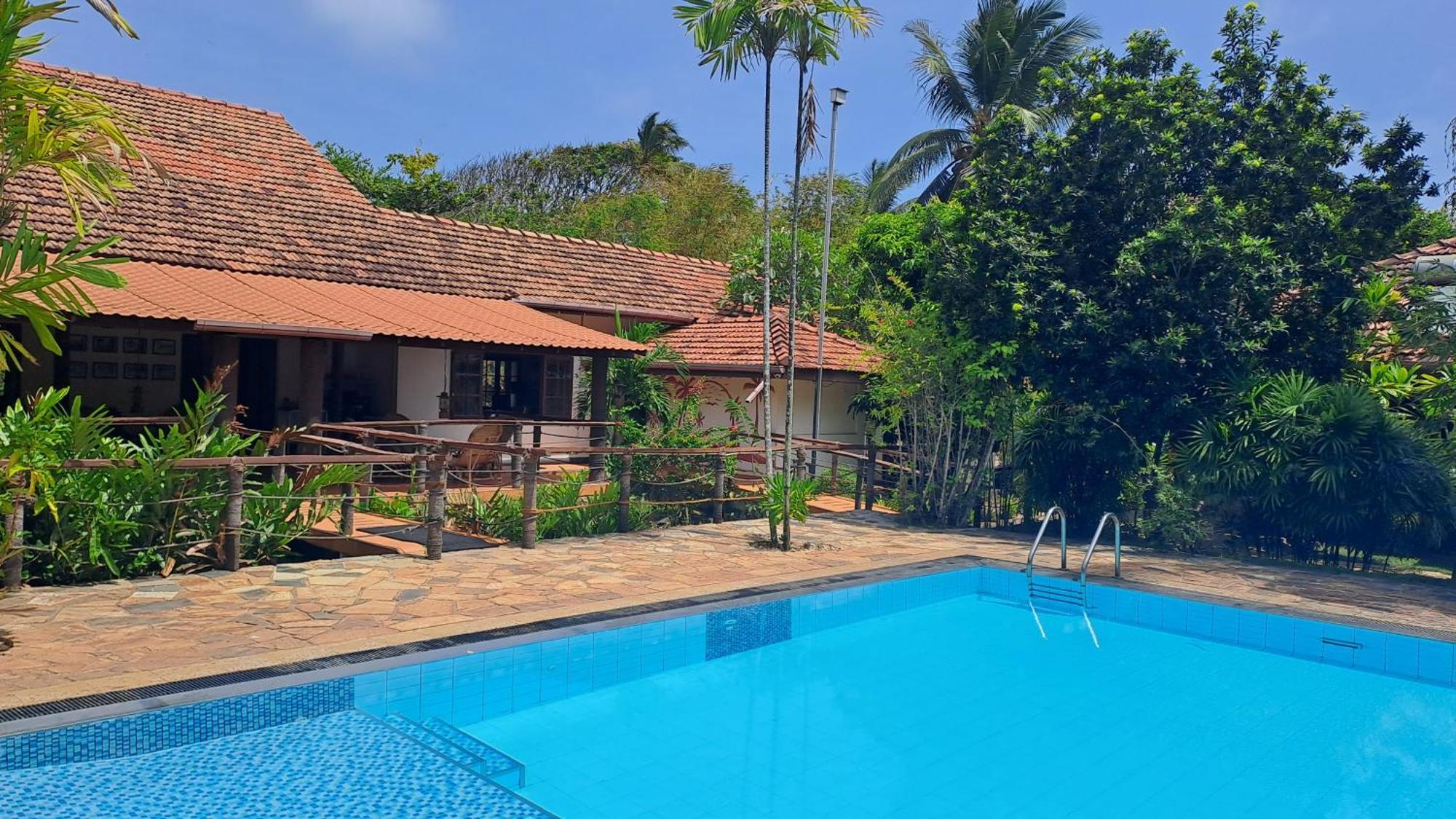 Puetz Travels Beach Resort Wayikkal Exterior photo