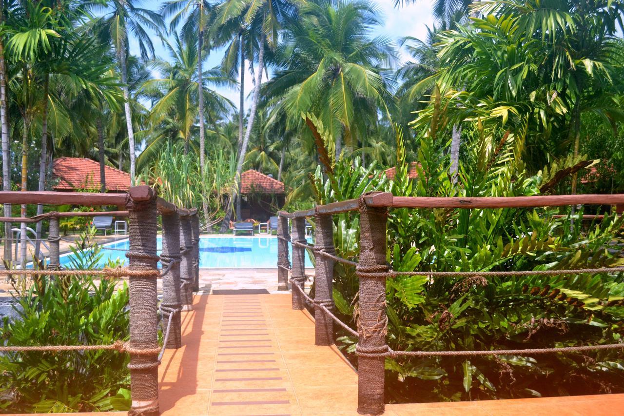 Puetz Travels Beach Resort Wayikkal Exterior photo