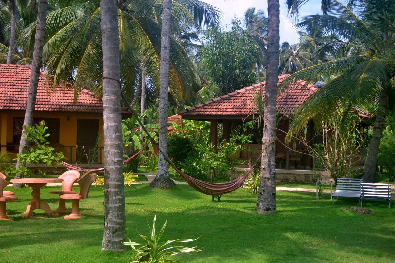 Puetz Travels Beach Resort Wayikkal Exterior photo