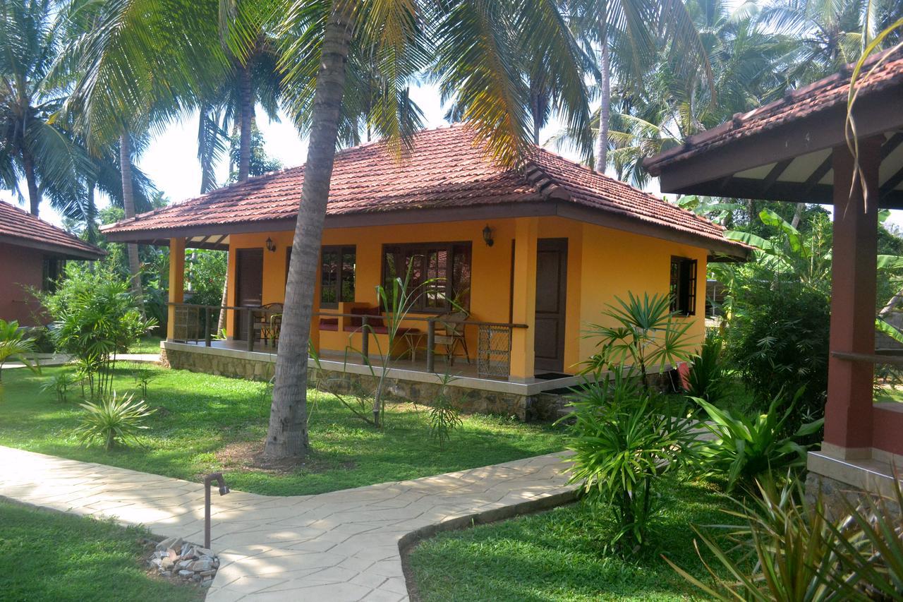 Puetz Travels Beach Resort Wayikkal Exterior photo
