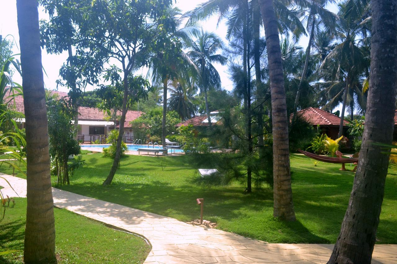 Puetz Travels Beach Resort Wayikkal Exterior photo