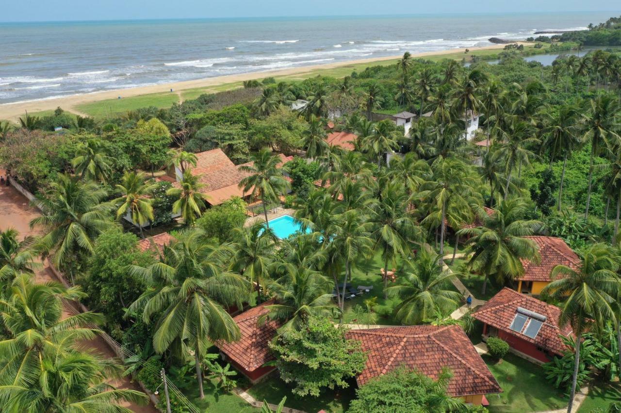 Puetz Travels Beach Resort Wayikkal Exterior photo