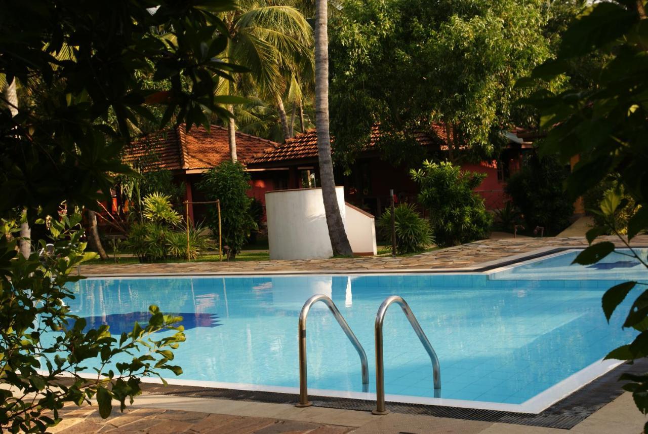 Puetz Travels Beach Resort Wayikkal Exterior photo